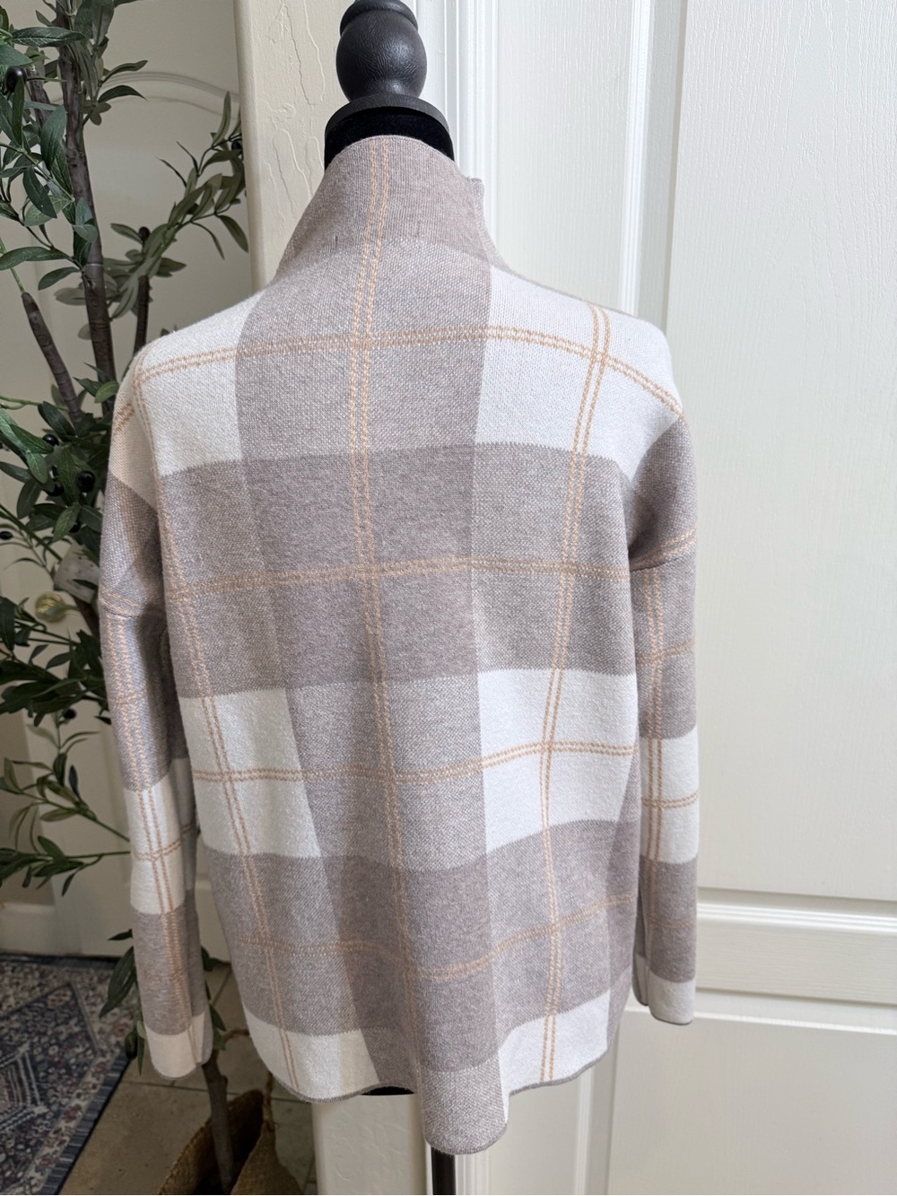 Rachel Zoe Plaid Mock Neck Sweater in Taupe and Cream Size L - Picture 3 of 9